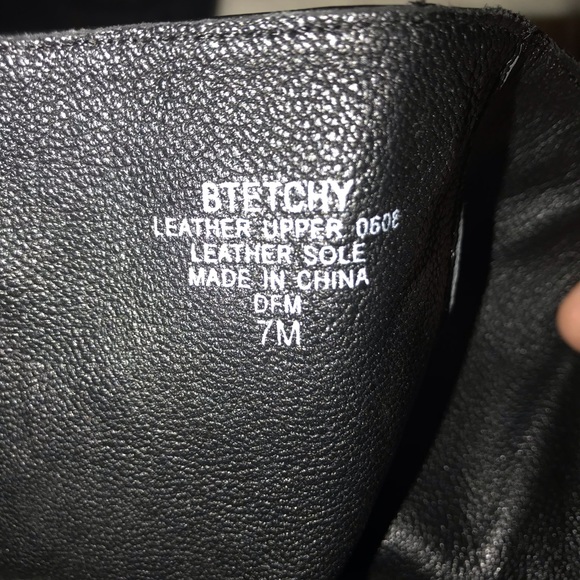 Women’s boots - Picture 2 of 2